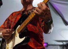 Nando Borges celebra o Carnaval 2026 com forte conexão com o público